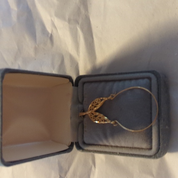 Gold Charm Holder For Necklace.   New. SALE - Picture 2 of 4